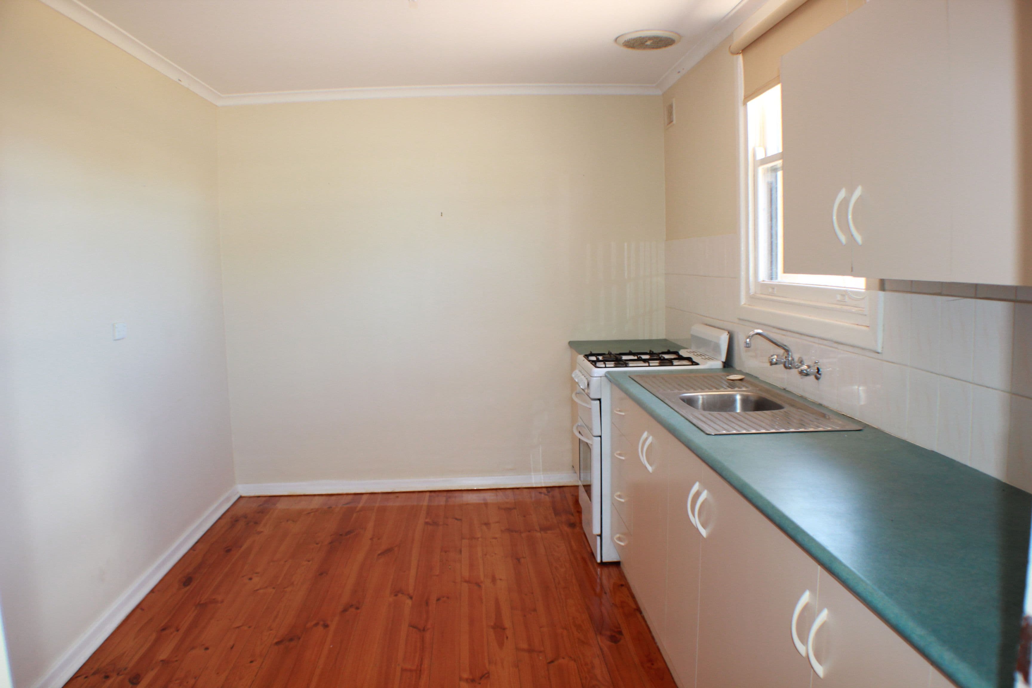 10 Thomas Street, Whyalla Stuart SA 5608, Whyalla Stuart - Thumbnail 8