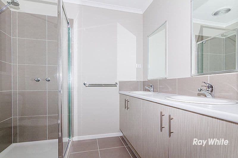 42 Alarah Boulevard, Cranbourne West VIC 3977, Cranbourne West - Thumbnail 3