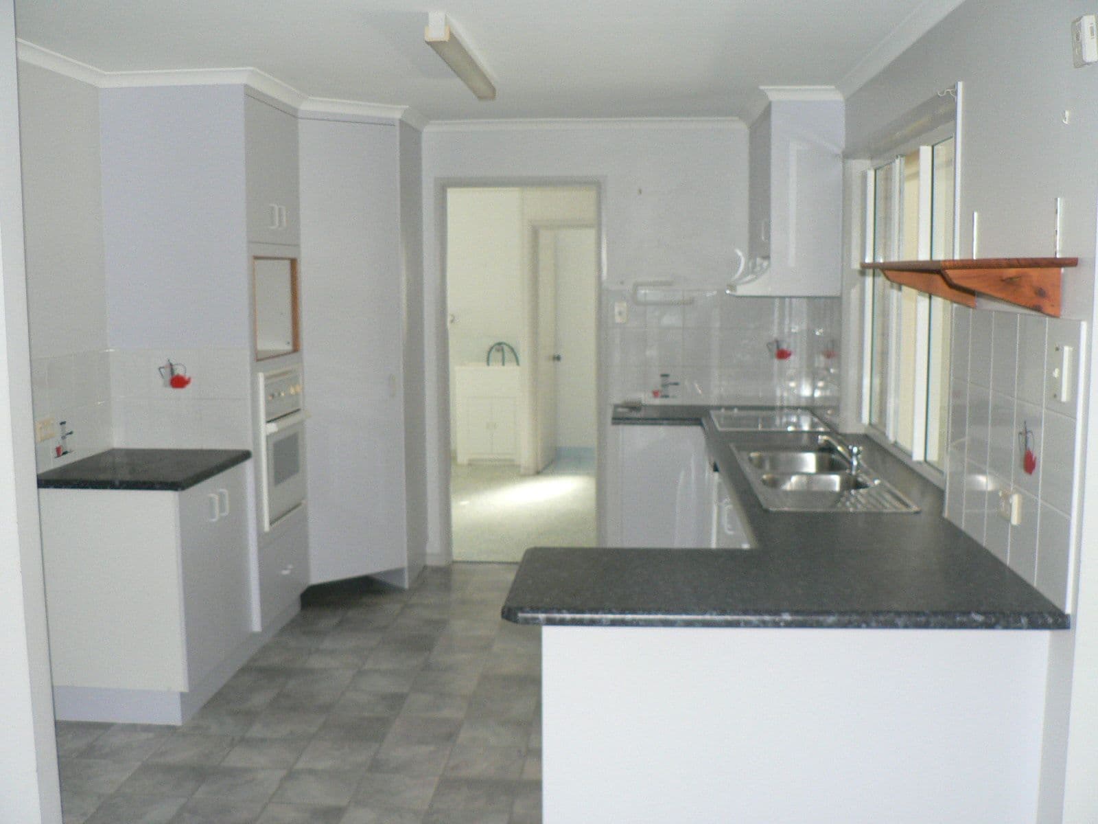 4 Graham Street, Tannum Sands QLD 4680, Tannum Sands - Thumbnail 6