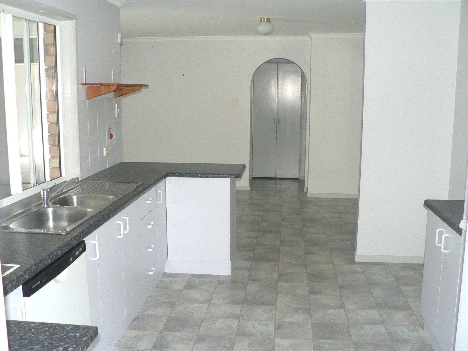 4 Graham Street, Tannum Sands QLD 4680, Tannum Sands - Thumbnail 7