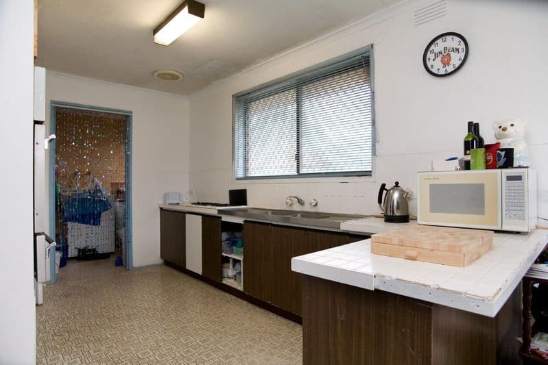 8 Cabot Drive, EPPING VIC 3076, Epping - Thumbnail 2