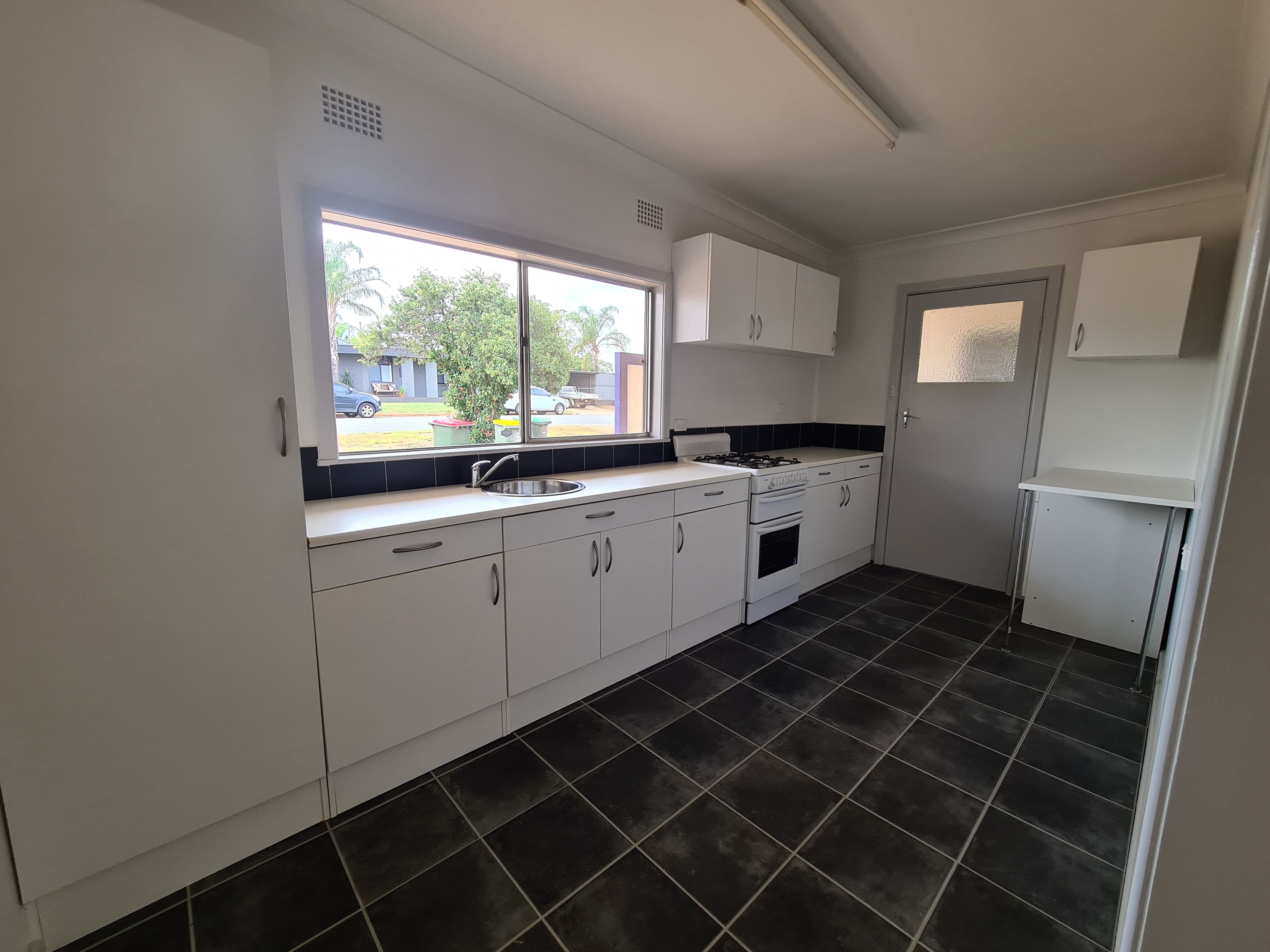 25 Turner Street, Condobolin NSW 2877, Condobolin - Thumbnail 3