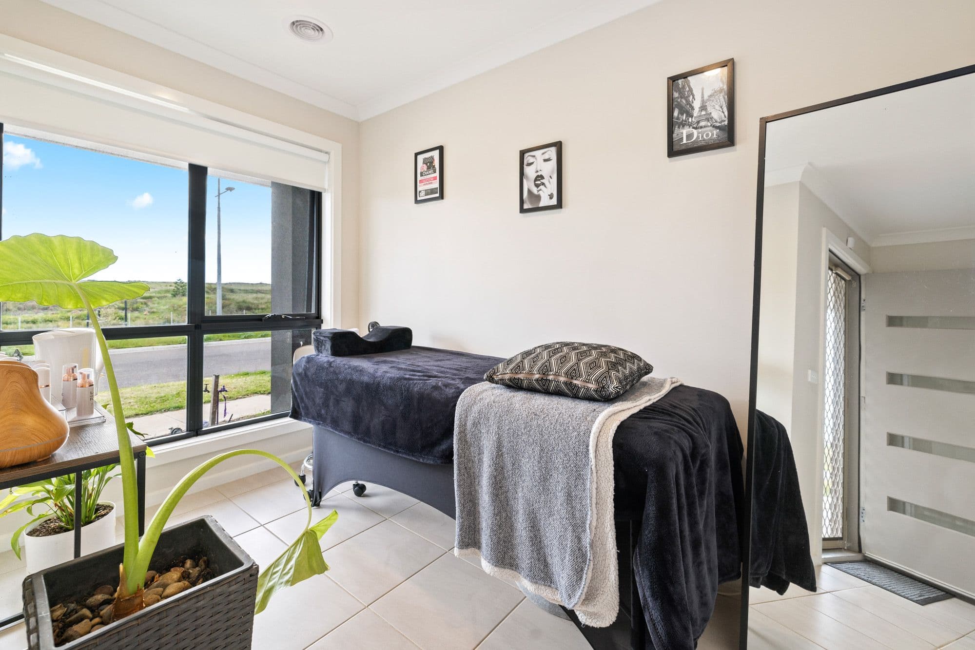 65 Abbeygate Drive, Werribee VIC 3030, Werribee - Thumbnail 2
