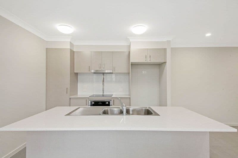 7 Chandon Court, Hillcrest QLD 4118, Hillcrest - Thumbnail 4