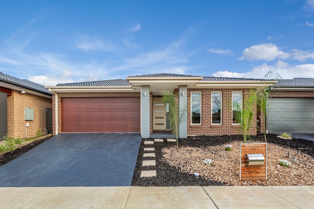 31 Lockhart Street, MERNDA VIC 3754, Mernda - Thumbnail 2