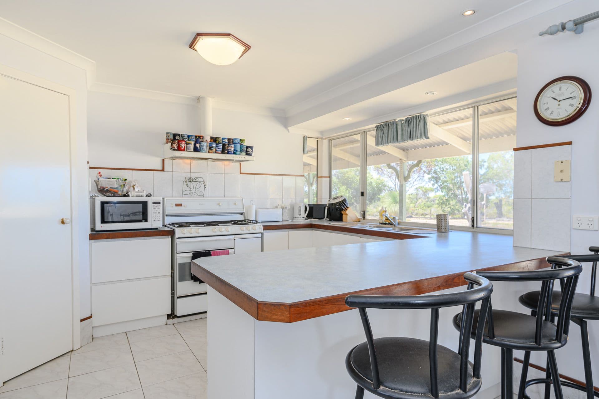 16 BLACKBOY Drive, Nilgen WA 6044, Nilgen - Thumbnail 4