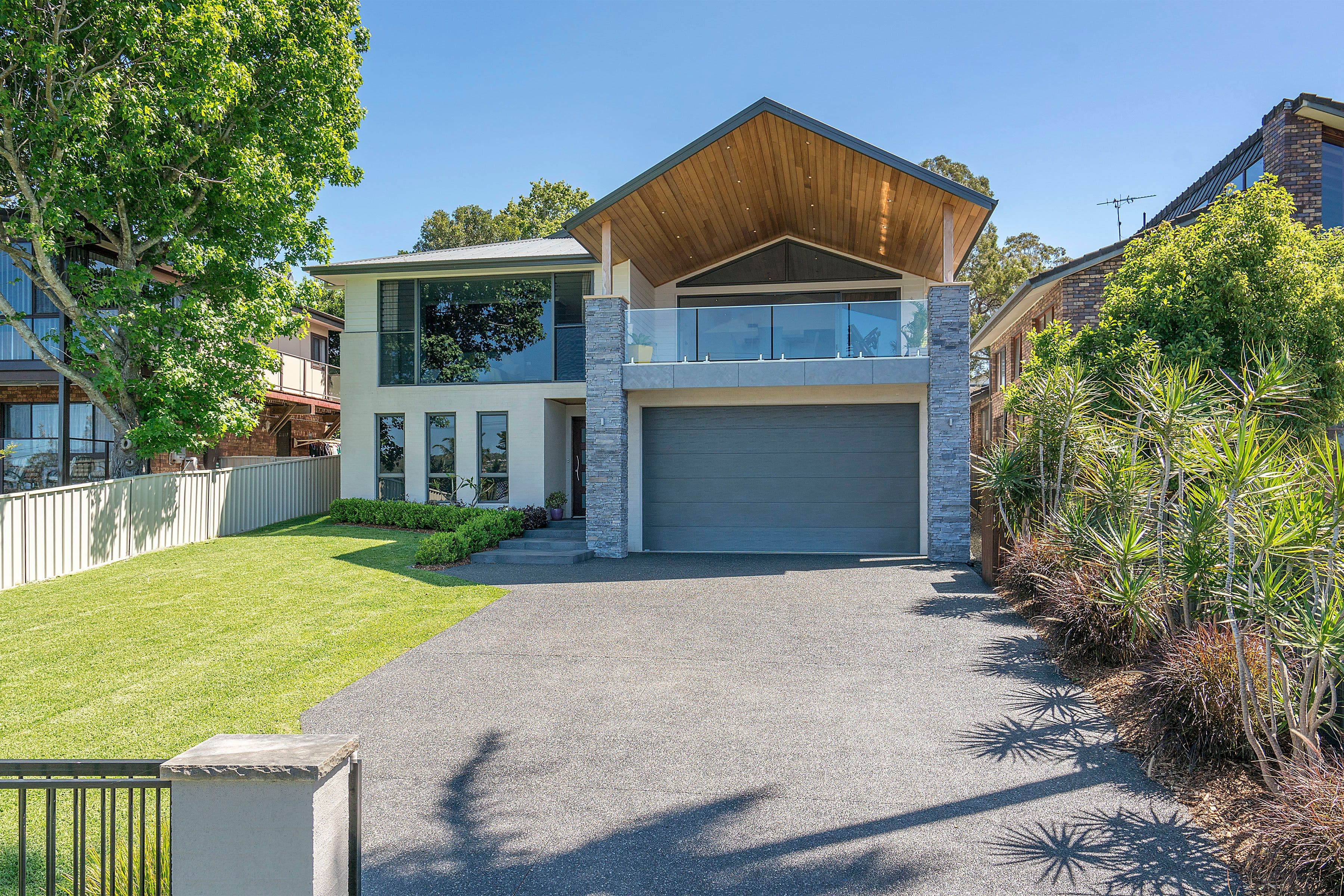 58 Dandaraga Road, Brightwaters - Image 1
