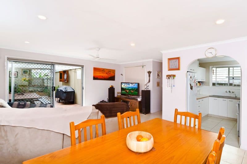 13 Twenty Third Avenue, PALM BEACH QLD 4221, Palm Beach - Thumbnail 8