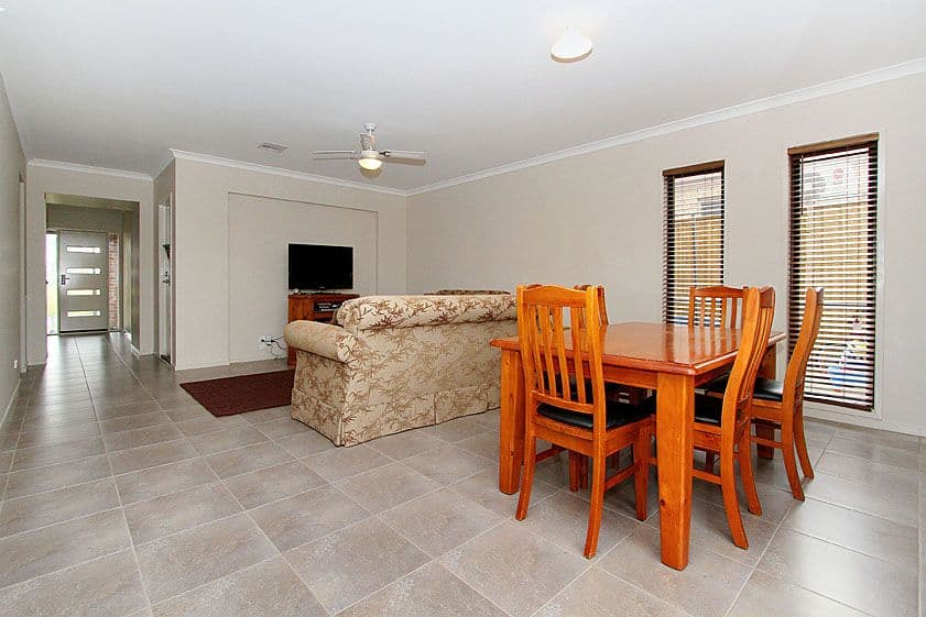16 Tallulah Avenue, DOREEN VIC 3754, Doreen - Thumbnail 4
