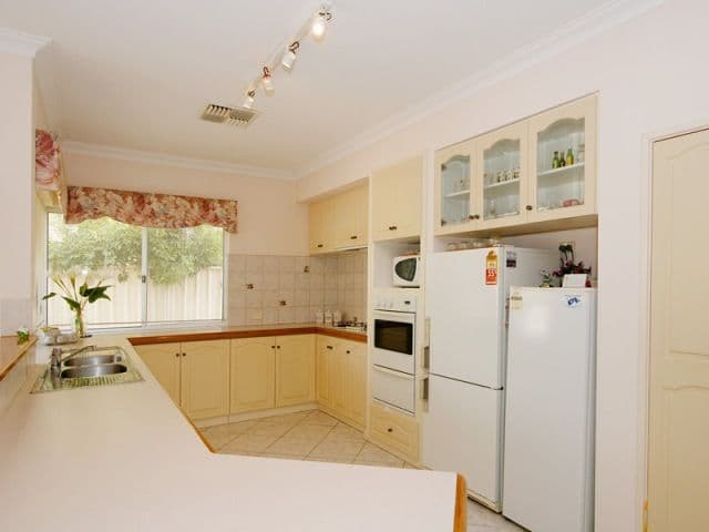 14 Bennett Drive, CANNING VALE WA 6155, Canning Vale - Thumbnail 2