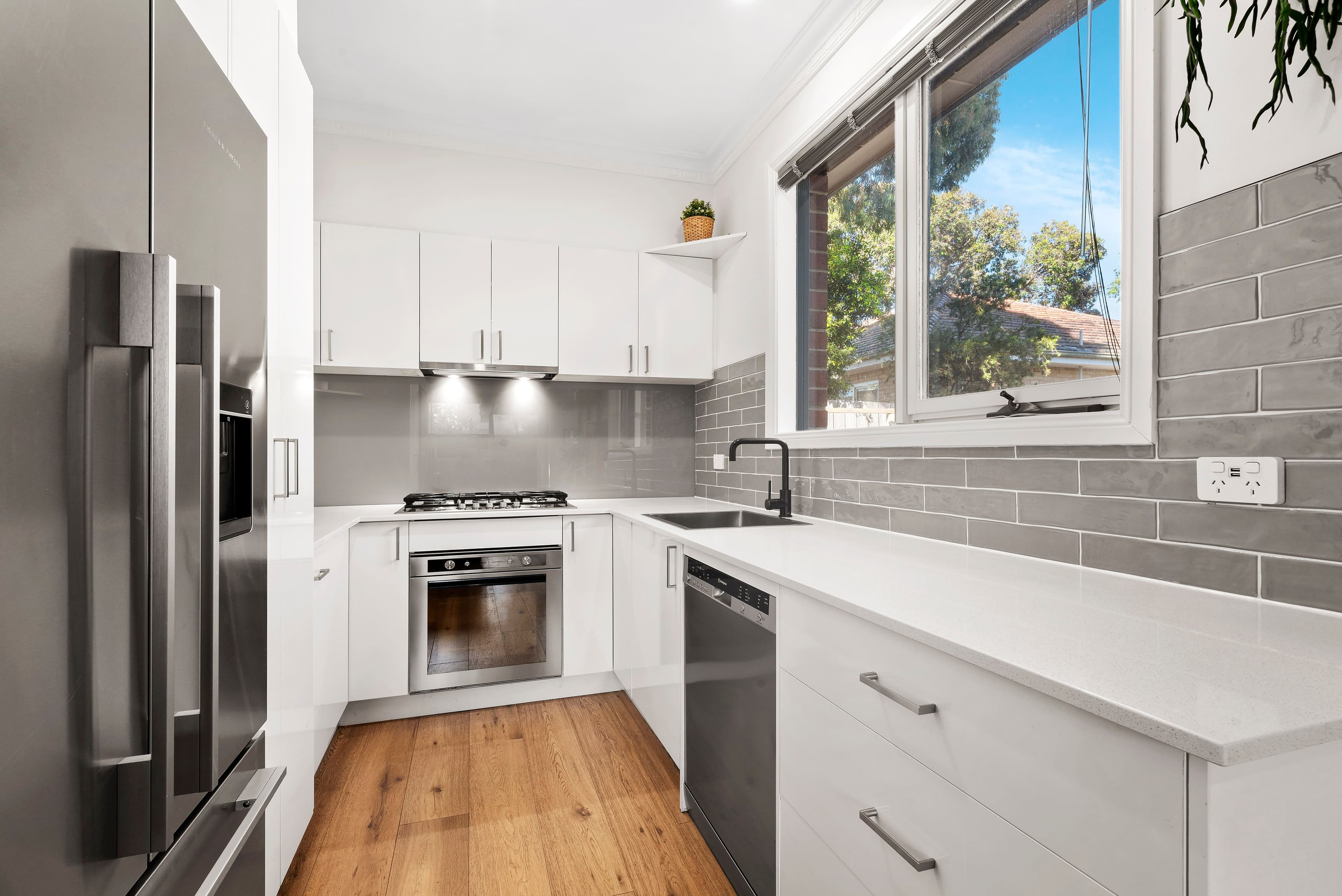 38 Golf Links Avenue, Oakleigh VIC 3166, Oakleigh - Thumbnail 3