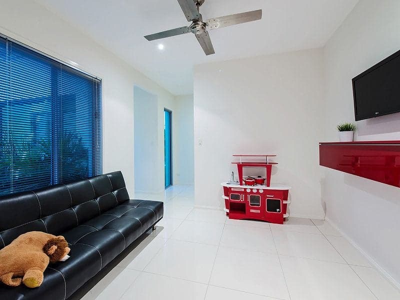 11 Glen Abby Avenue PEREGIAN SPRINGS QLD, Peregian Springs - Thumbnail 2