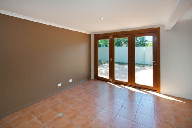 7 Karina Crescent, BROADBEACH WATERS QLD 4218, Broadbeach Waters - Thumbnail 4