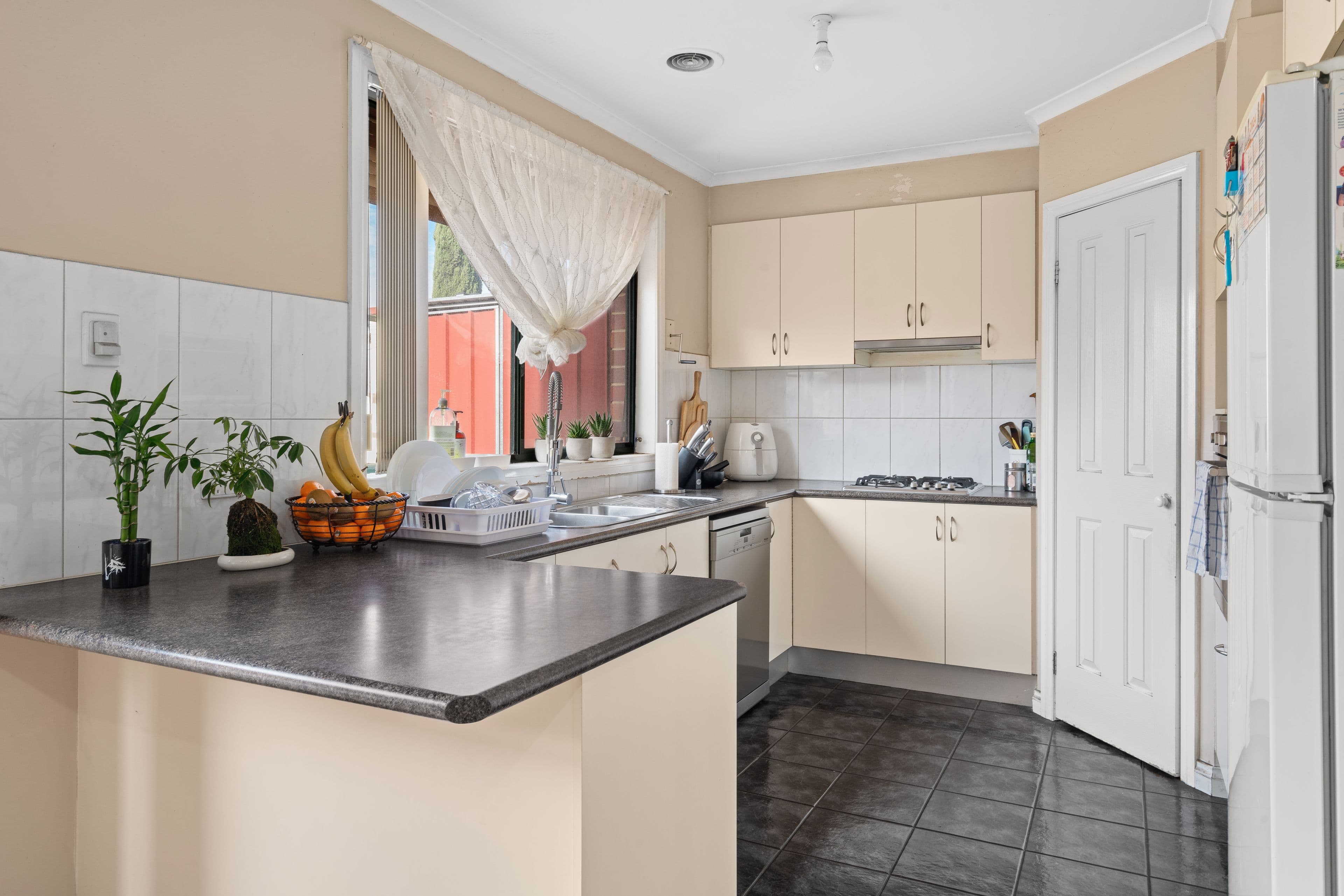 92A Hampshire Road, Sunshine VIC 3020, Sunshine - Thumbnail 2