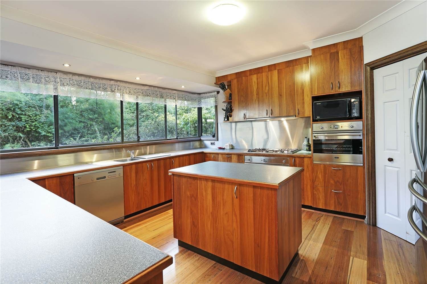 40 McNeill Court, LARA VIC 3212, Lara - Thumbnail 3