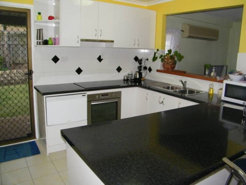4 Curlew Street, GLADSTONE QLD 4680, Gladstone - Thumbnail 2