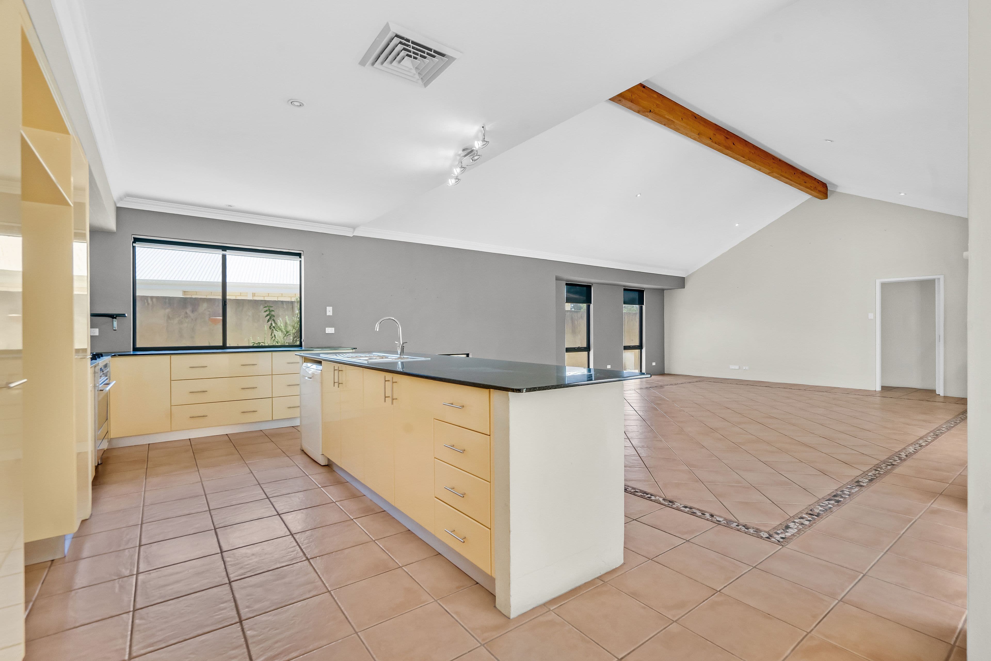10 Wooleen Street, Golden Bay WA 6174, Golden Bay - Thumbnail 8
