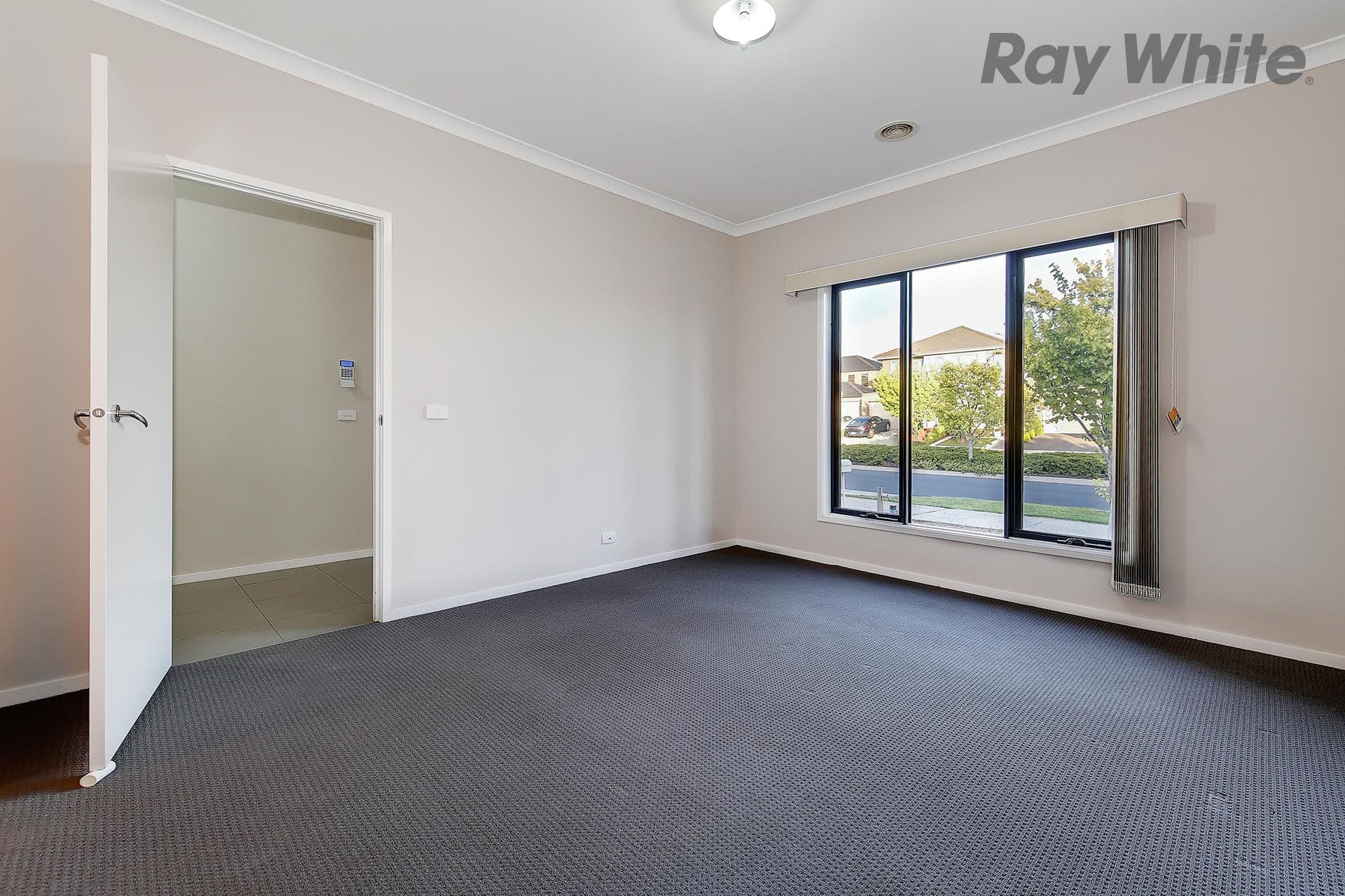 26 Broadway, Caroline Springs VIC 3023, Caroline Springs - Thumbnail 2