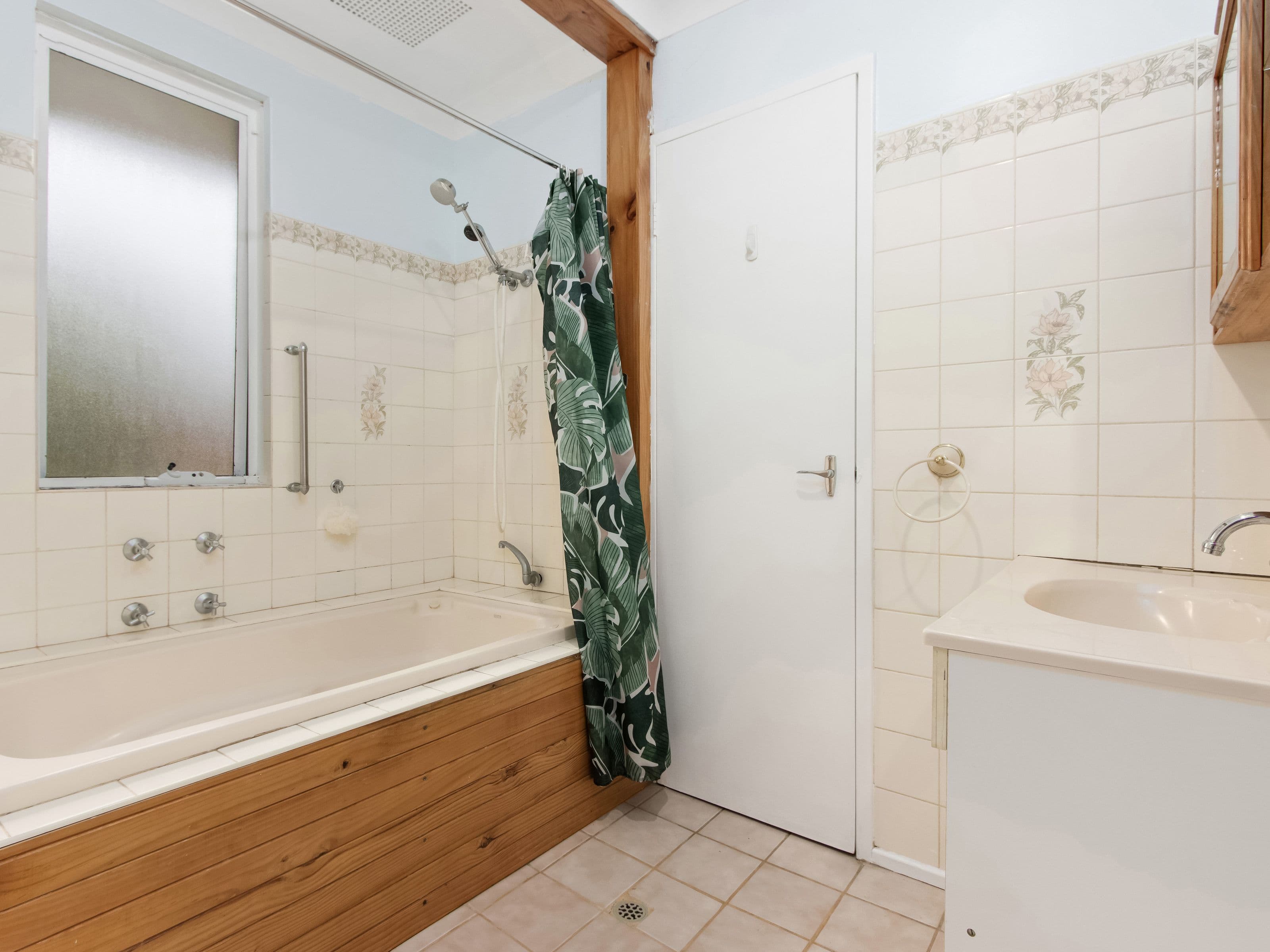 16 Goongarrie Drive, Waikiki WA 6169, Waikiki - Thumbnail 8