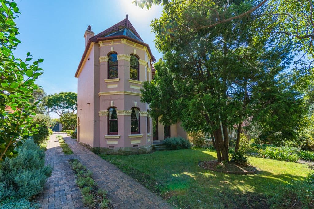 30 Sloane Street, Summer Hill - Image 1