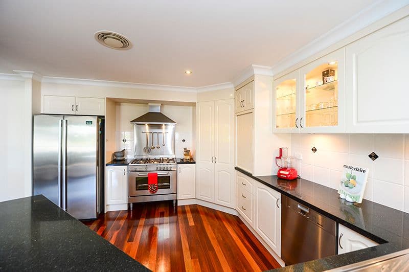 7 Michael Court, BOYNE ISLAND QLD 4680, Boyne Island - Thumbnail 3