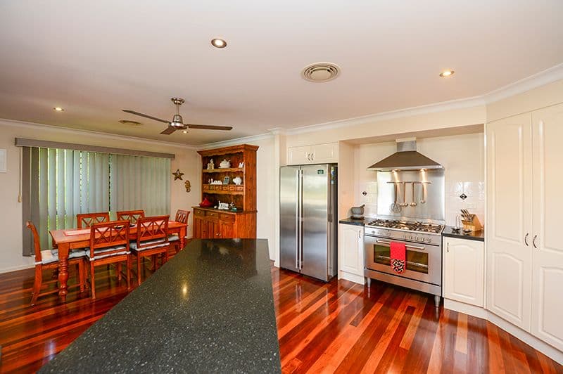 7 Michael Court, BOYNE ISLAND QLD 4680, Boyne Island - Thumbnail 4