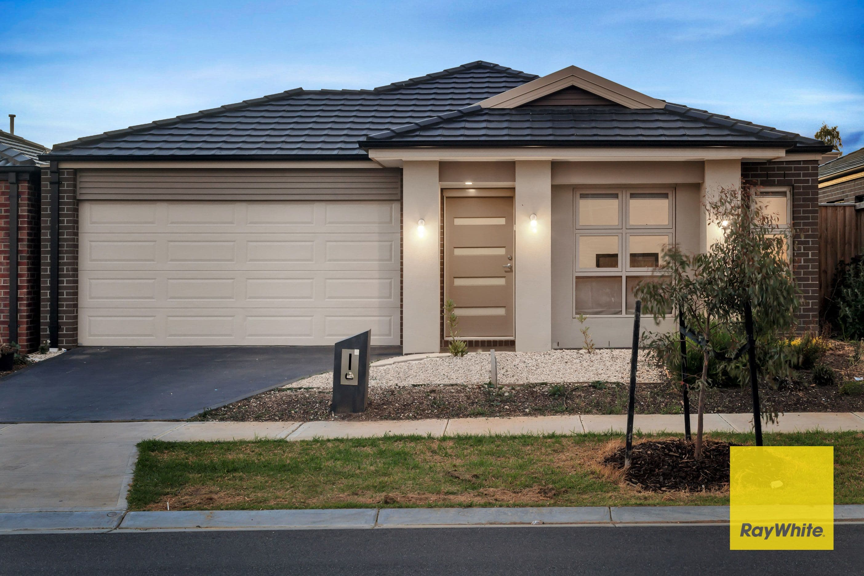 8 Yates Avenue, Truganina VIC 3029, Truganina - Thumbnail 2