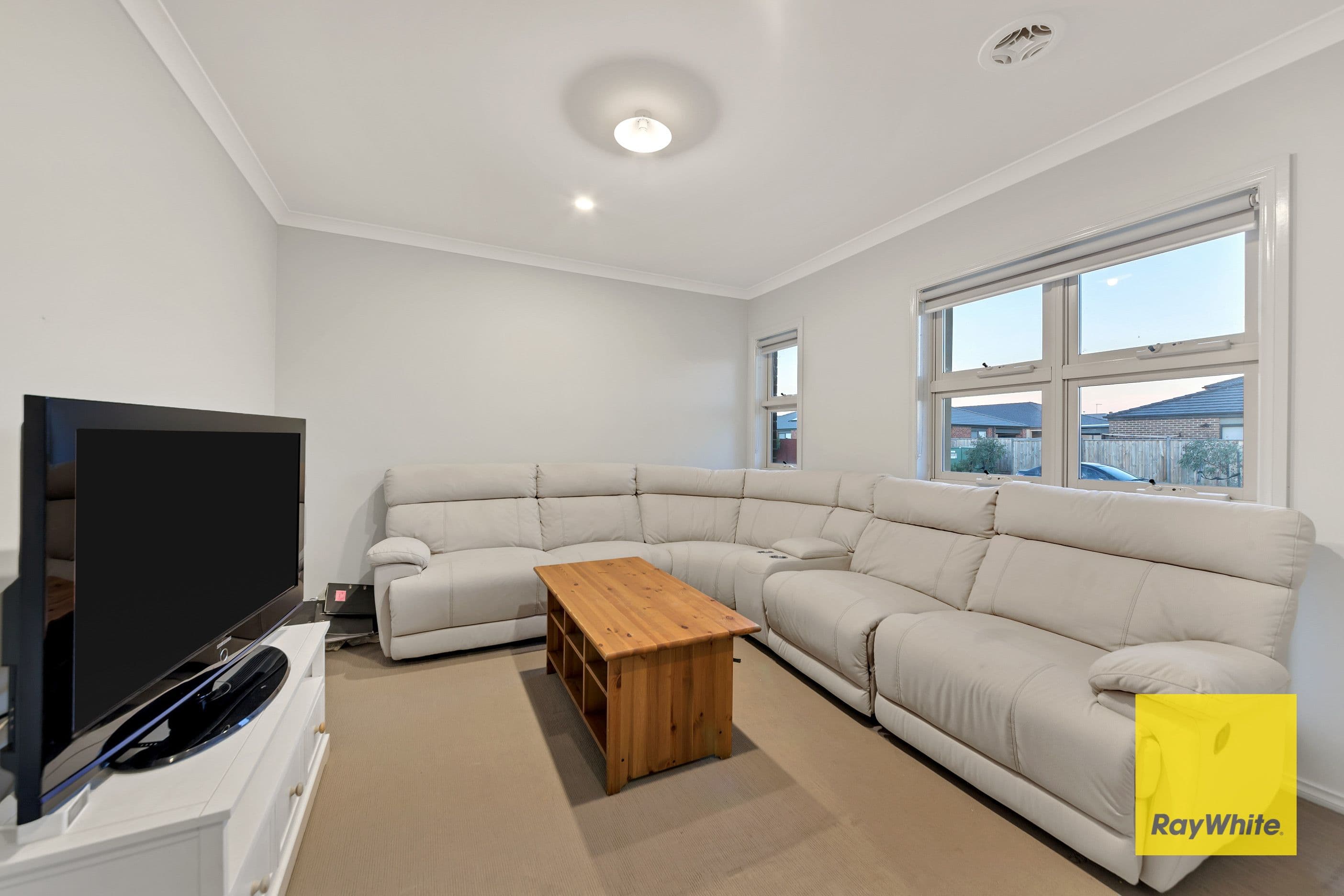 8 Yates Avenue, Truganina VIC 3029, Truganina - Thumbnail 3