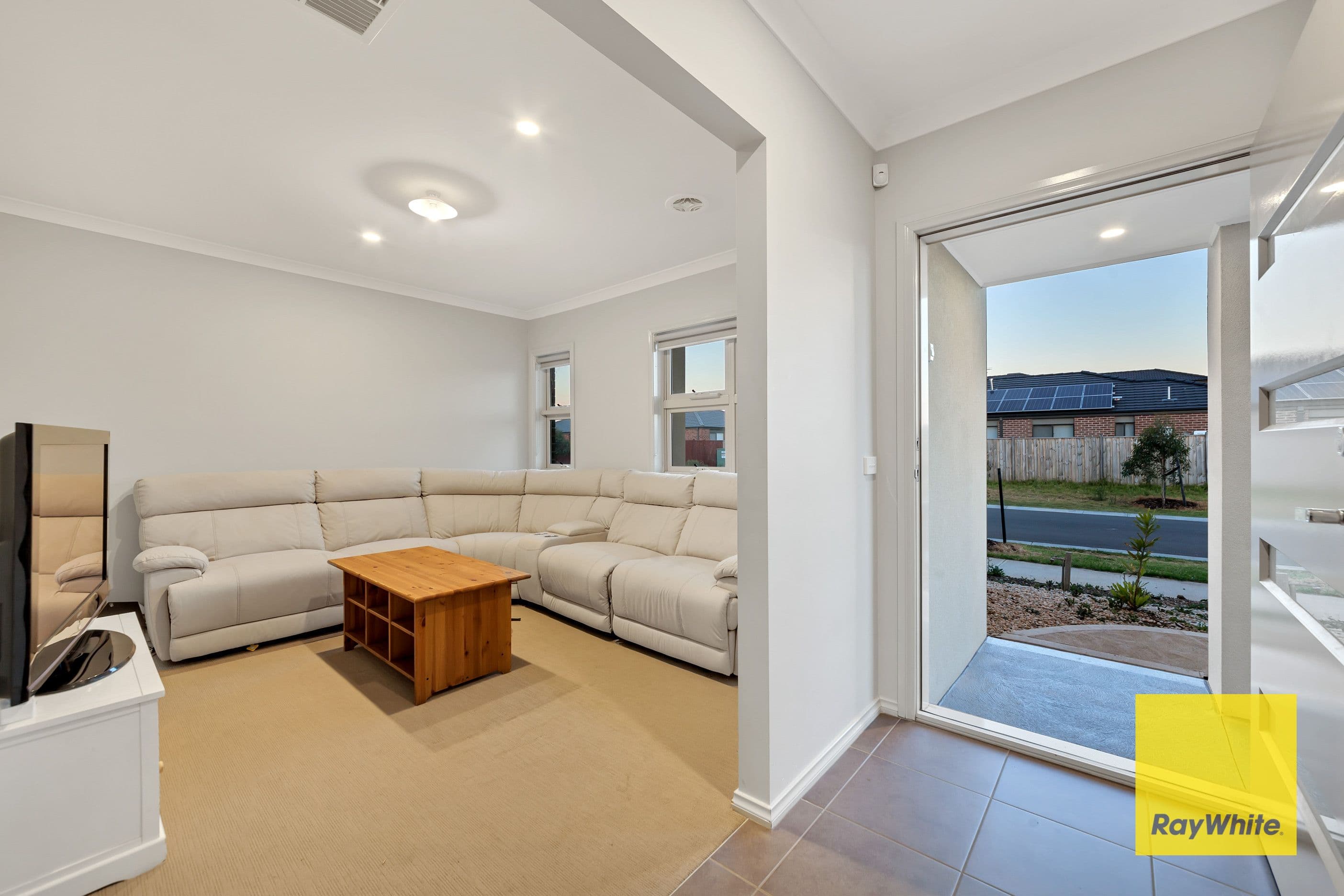 8 Yates Avenue, Truganina VIC 3029, Truganina - Thumbnail 4