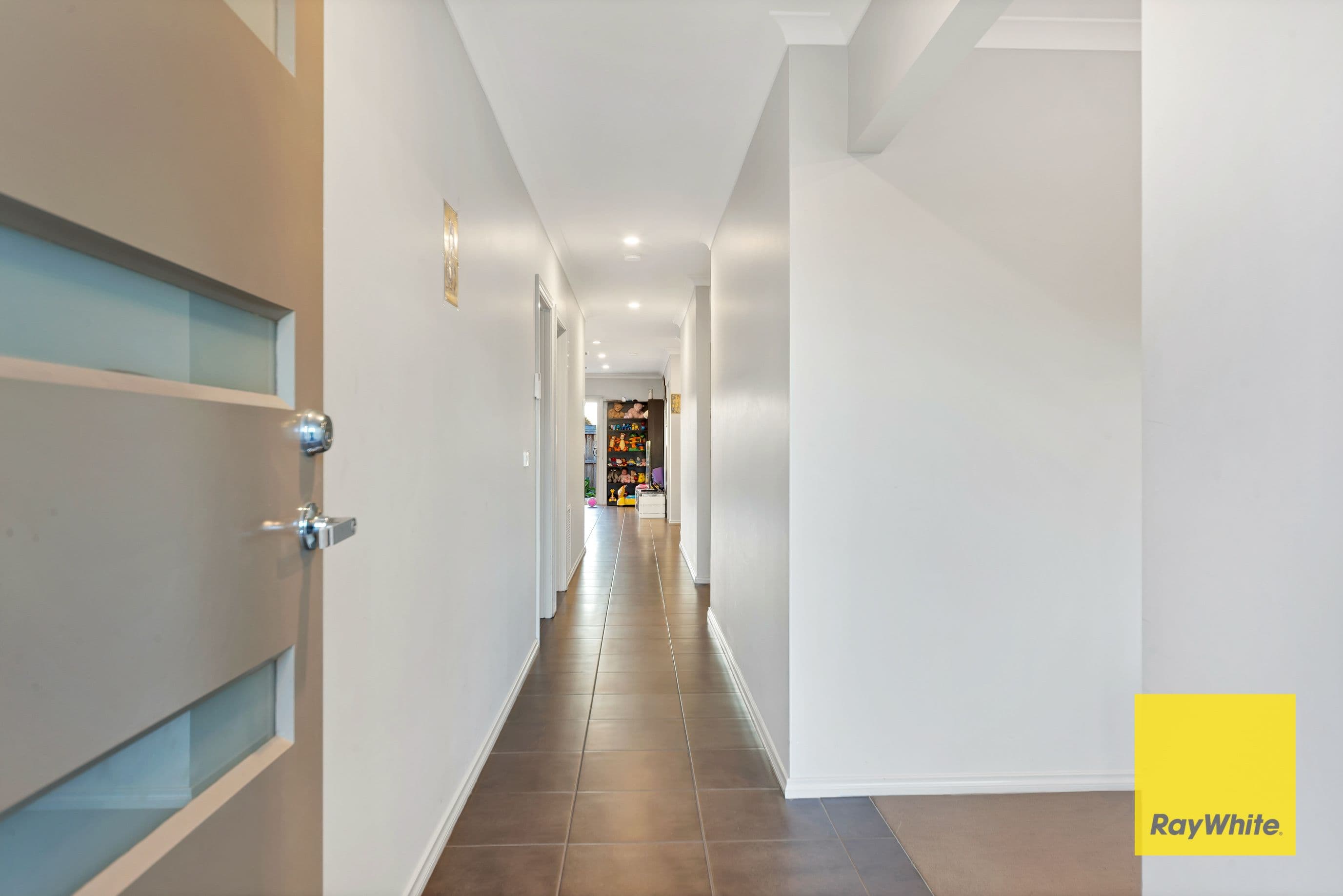 8 Yates Avenue, Truganina VIC 3029, Truganina - Thumbnail 5