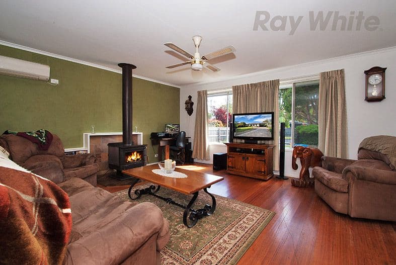 74 GREENSLOPES Drive, Mooroolbark VIC 3138, Mooroolbark - Thumbnail 2