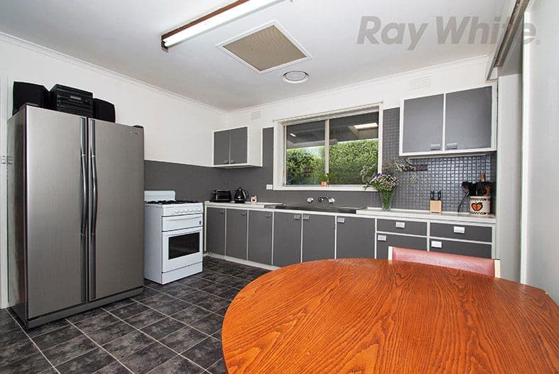 74 GREENSLOPES Drive, Mooroolbark VIC 3138, Mooroolbark - Thumbnail 3