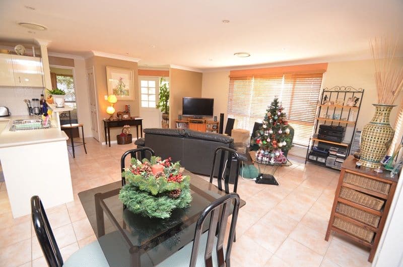 3 Leighanne Crescent, ARUNDEL QLD 4214, Arundel - Thumbnail 2