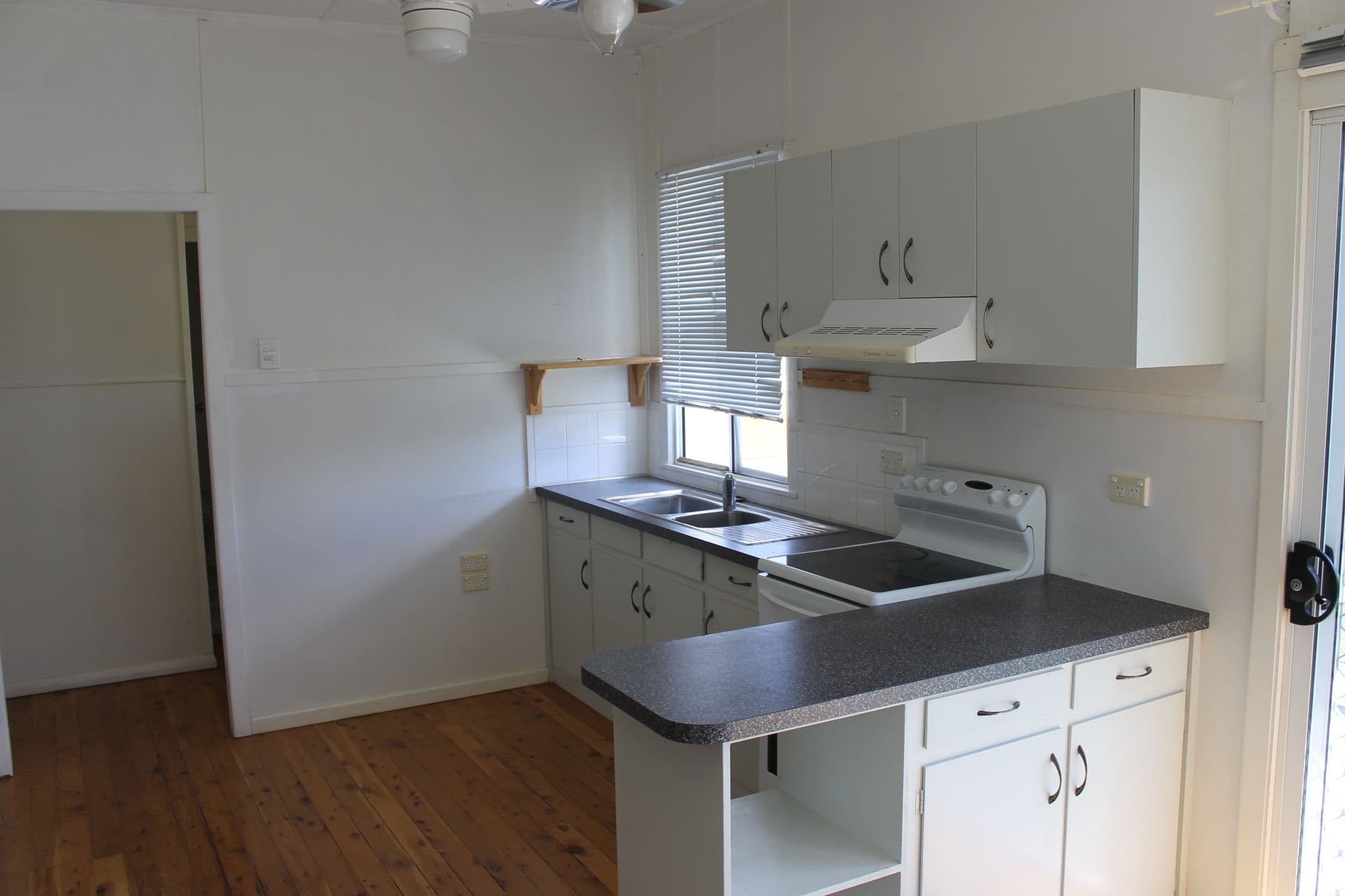 9 Dan Street, Dalby QLD 4405, Dalby - Thumbnail 2