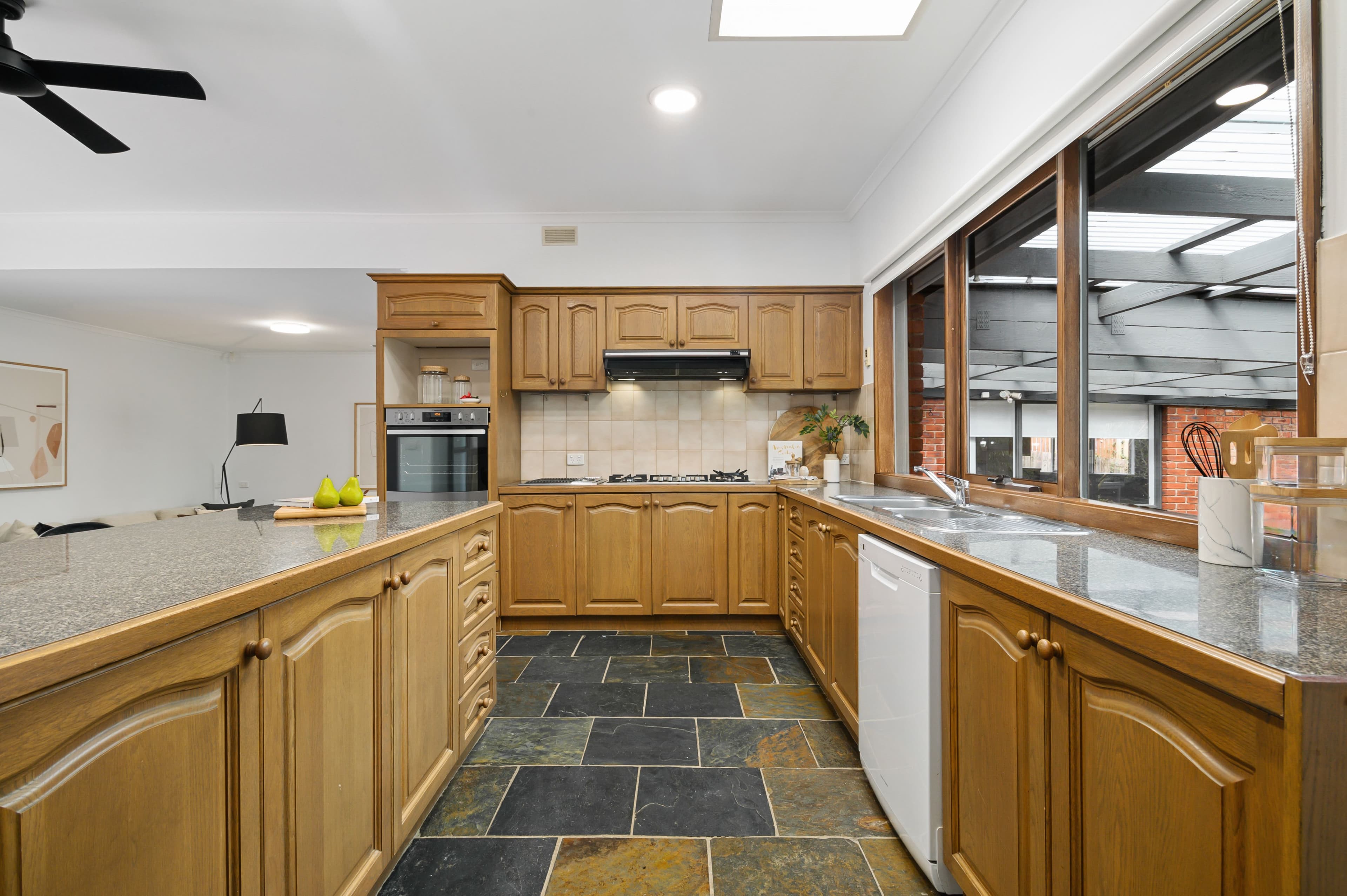 14 Bentley Court, Warranwood VIC 3134, Warranwood - Thumbnail 6