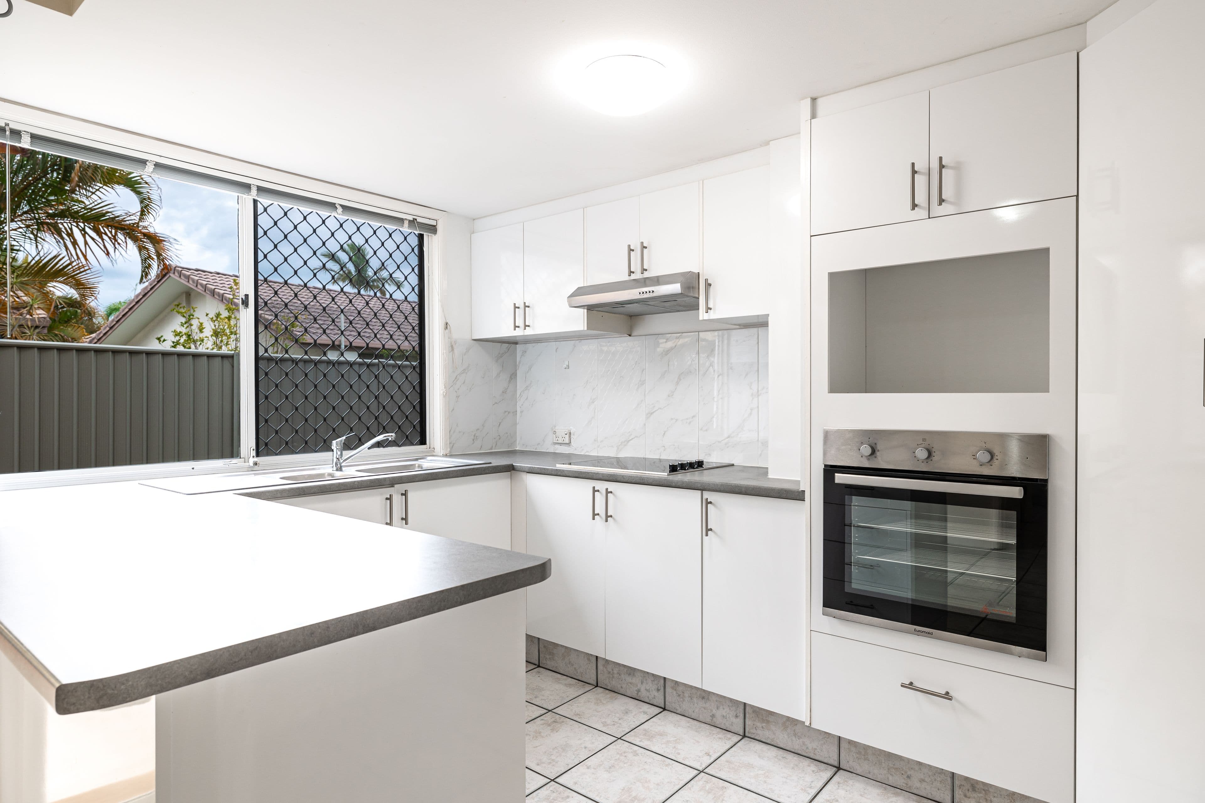 20 Saint Kevins Avenue, Benowa QLD 4217, Benowa - Thumbnail 8