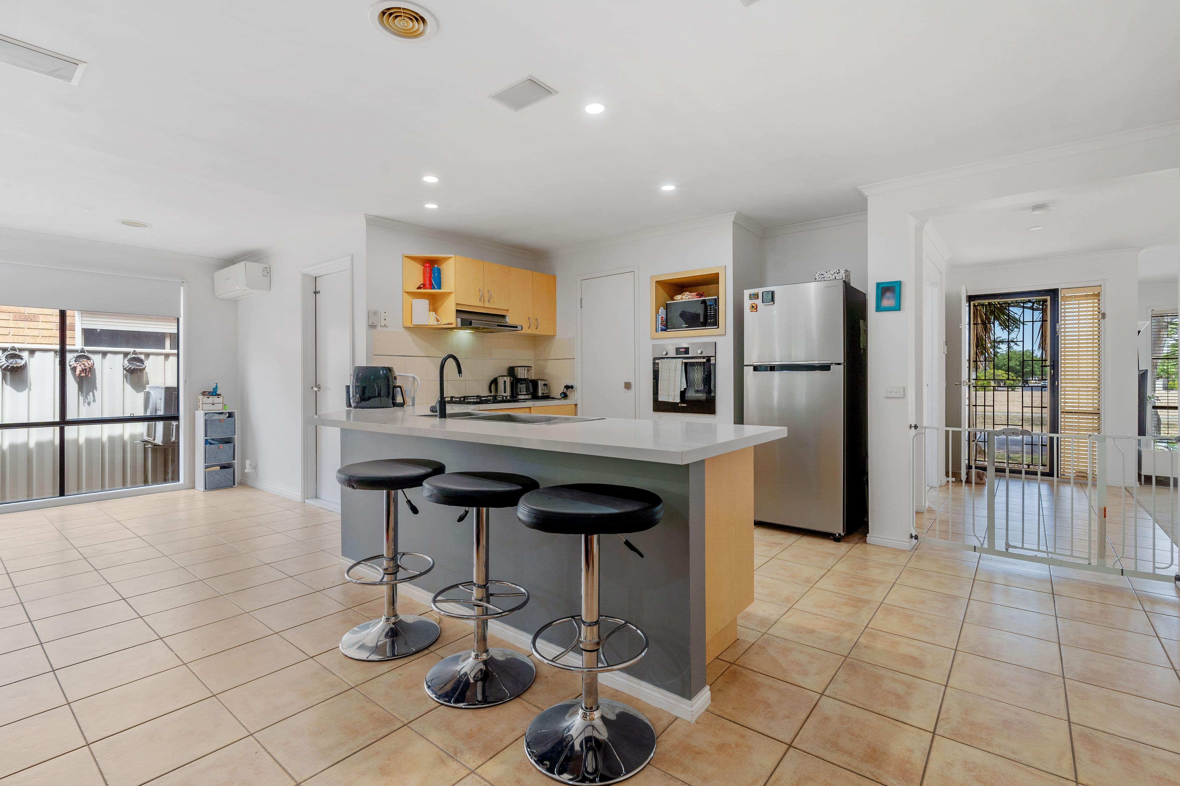 15 Cobblestone Green, Caroline Springs VIC 3023, Caroline Springs - Thumbnail 3