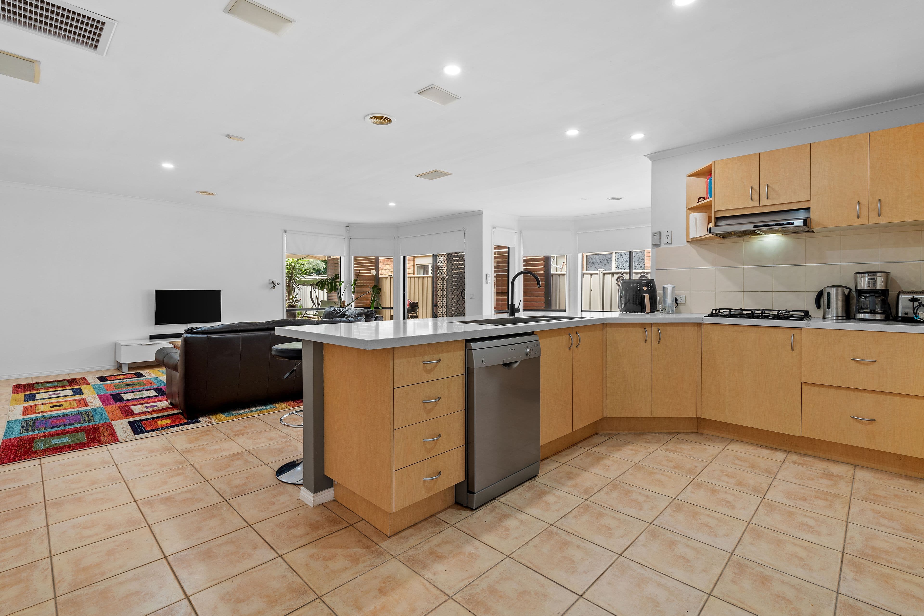 15 Cobblestone Green, Caroline Springs VIC 3023, Caroline Springs - Thumbnail 6