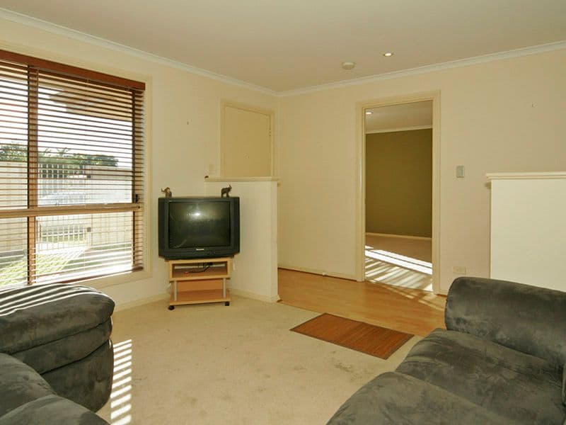 48 Herzog Crescent, CHRISTIES BEACH SA 5165, Christies Beach - Thumbnail 2