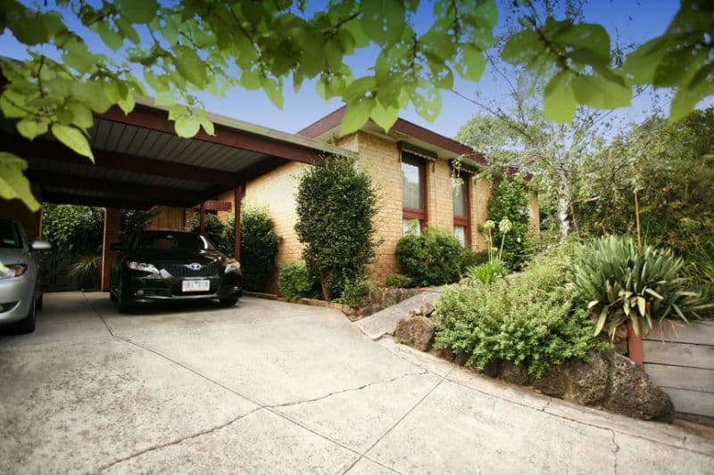 4 Highvale Road, GLEN WAVERLEY VIC 3150, Glen Waverley - Image 1