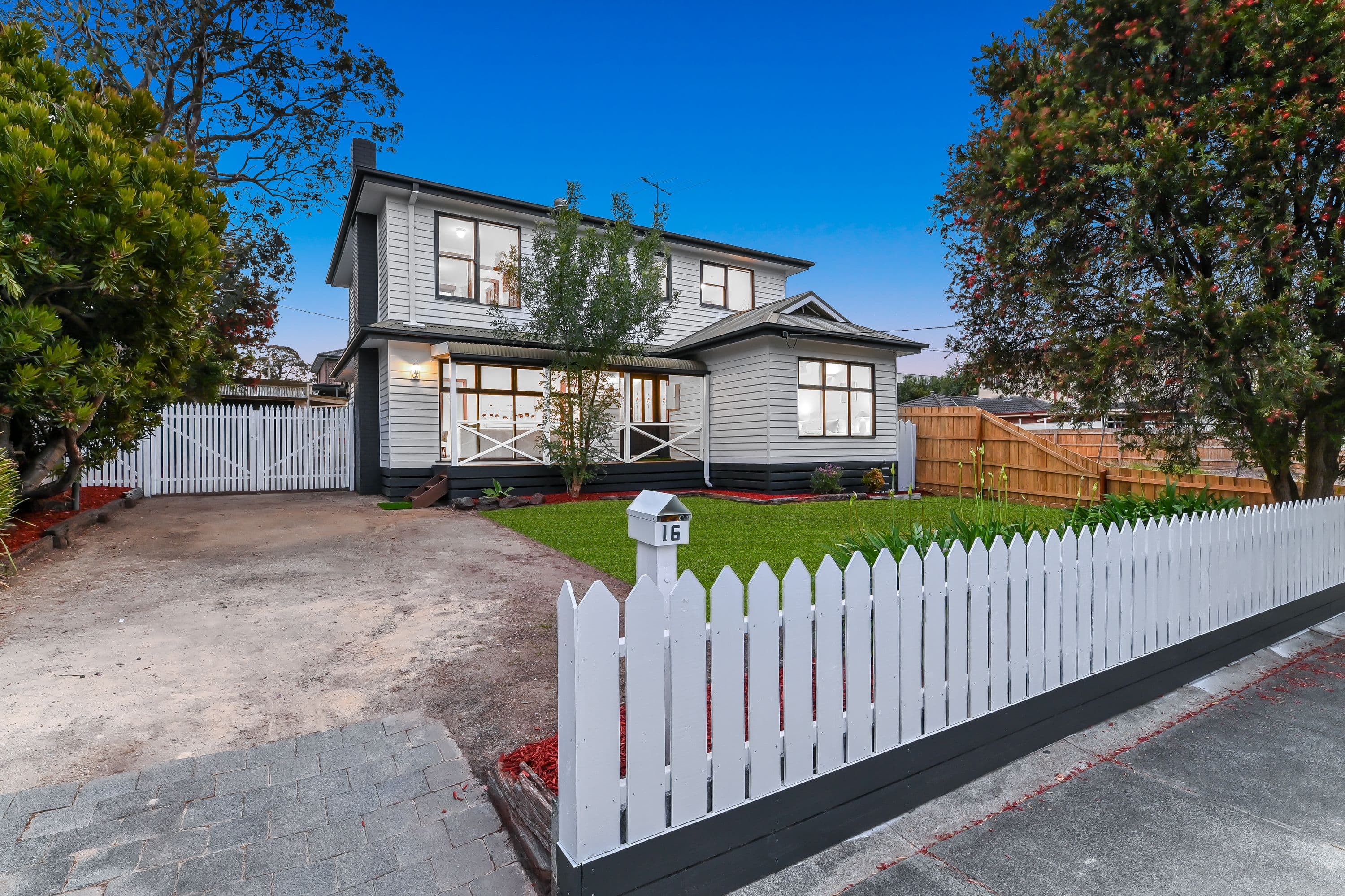 16 Catherine Avenue, Mount Waverley VIC 3149, Mount Waverley - Thumbnail 3