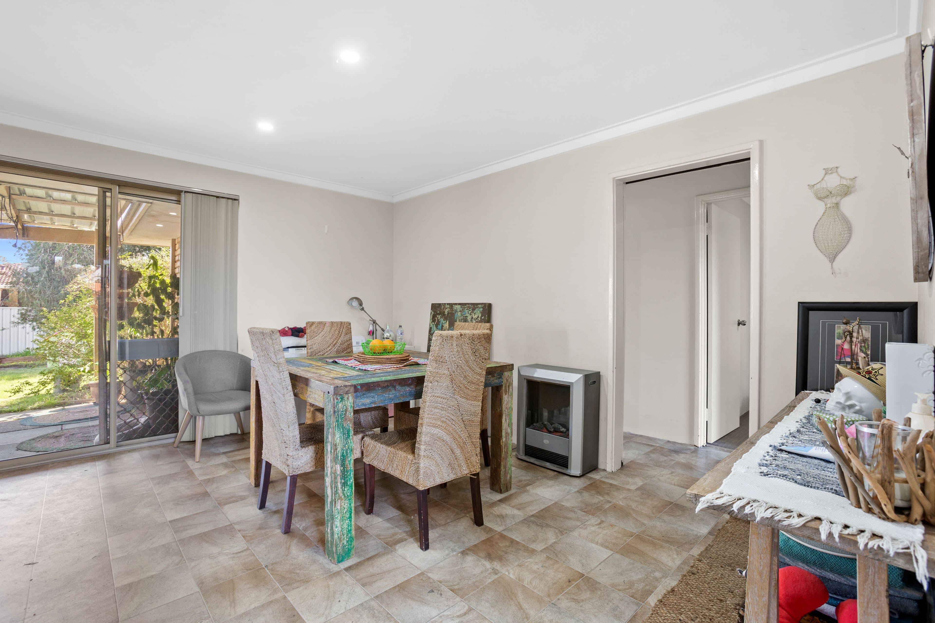 17 Quarram Way, Gosnells WA 6110, Gosnells - Thumbnail 3