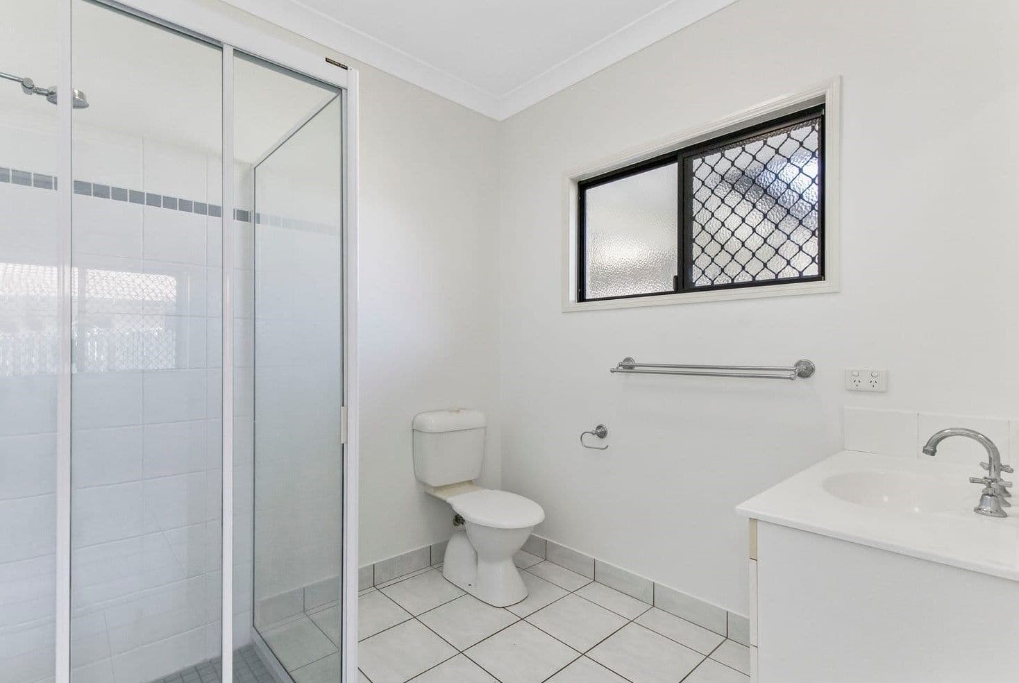 8 Chichester Avenue, Kirwan QLD 4817, Kirwan - Thumbnail 7