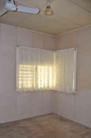 4 Shamrock Street, BLACKALL QLD 4472, Blackall - Thumbnail 4