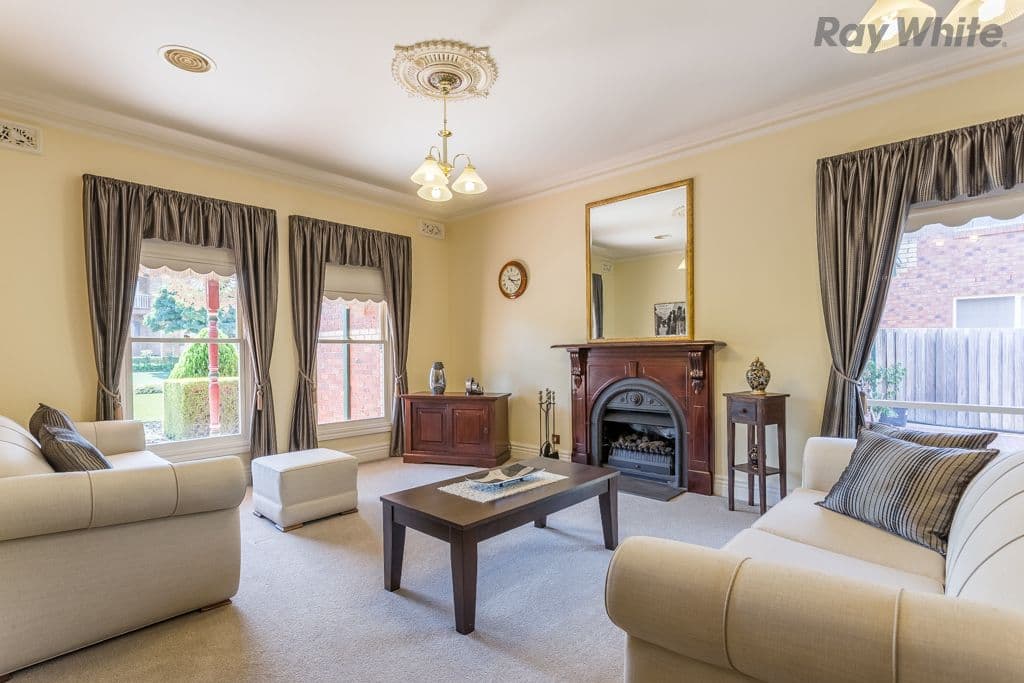 6 Blaxland Place, Taylors Lakes VIC 3038, Taylors Lakes - Thumbnail 2