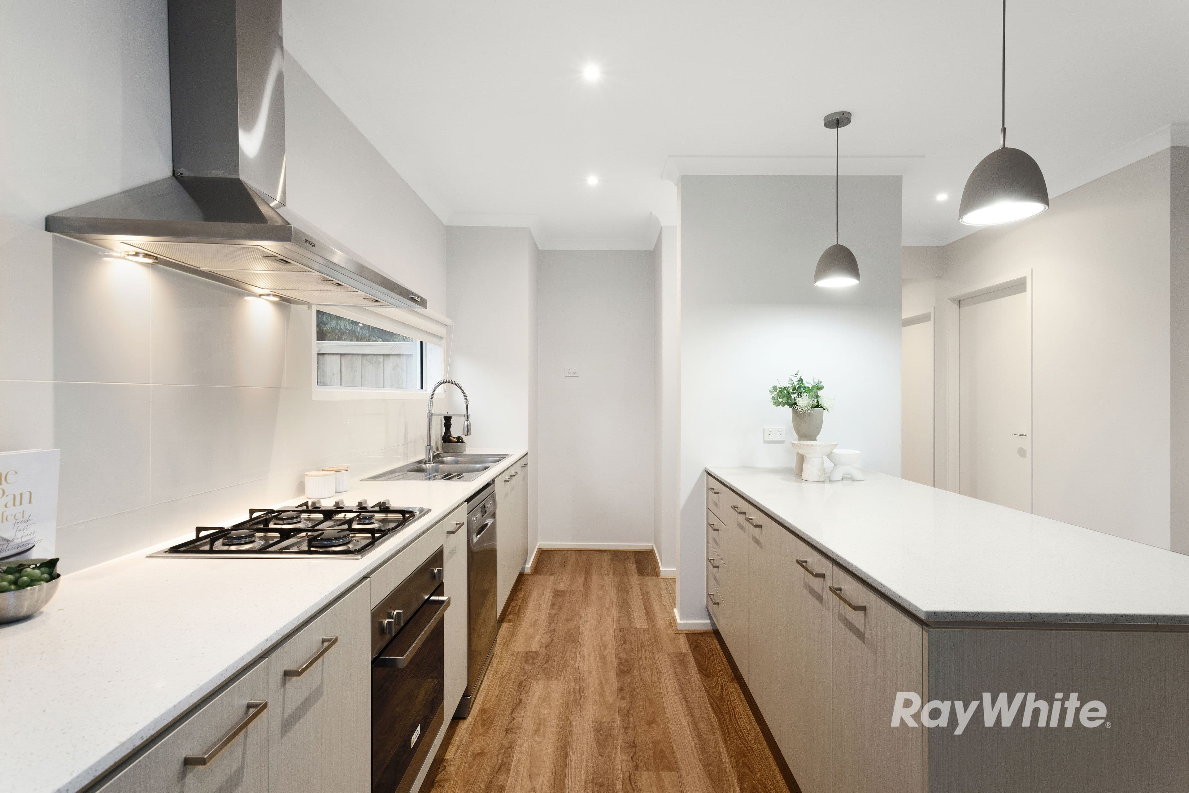 4 Mossey Crescent, Cranbourne East VIC 3977, Cranbourne East - Thumbnail 6