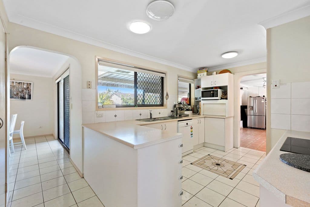 28 Kavanagh Road, Wishart QLD 4122, Wishart - Thumbnail 3