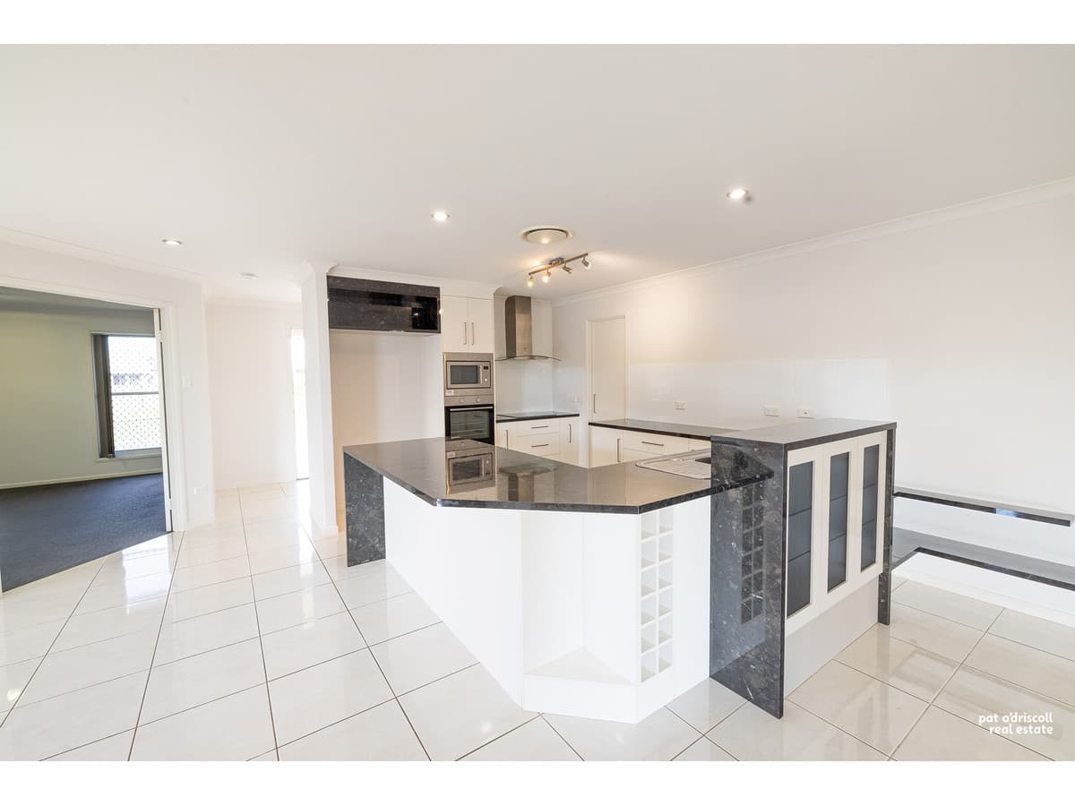 34 Jamie Crescent, Gracemere QLD, Gracemere - Thumbnail 2