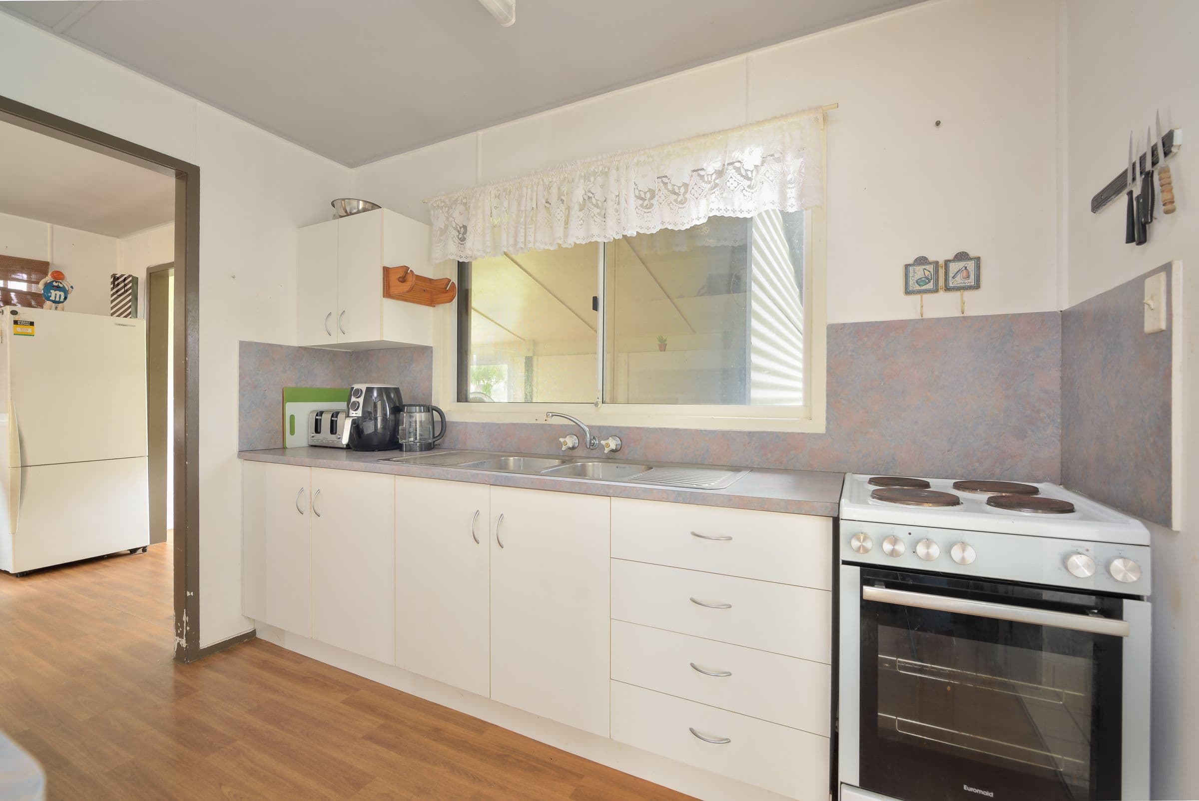 9 Kianga Street, Barney Point QLD 4680, Barney Point - Thumbnail 3