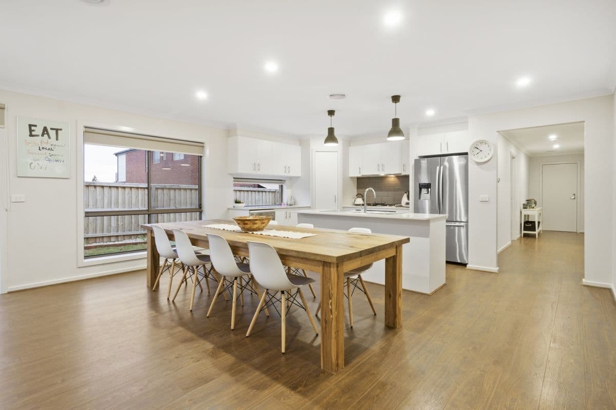 19 Swiss Way, Manor Lakes VIC 3024, Manor Lakes - Thumbnail 5
